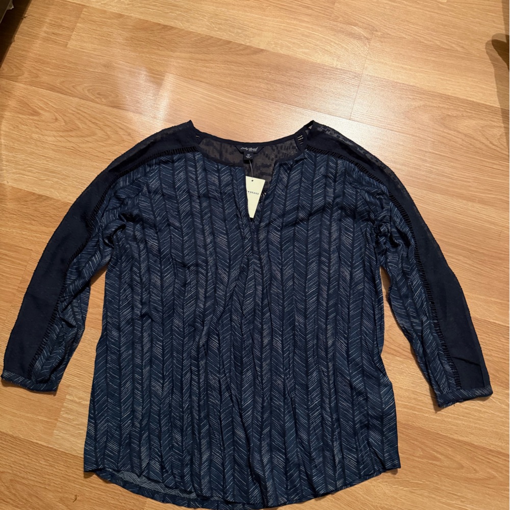 Lucky Brand Chevron Patterned Top in Navy